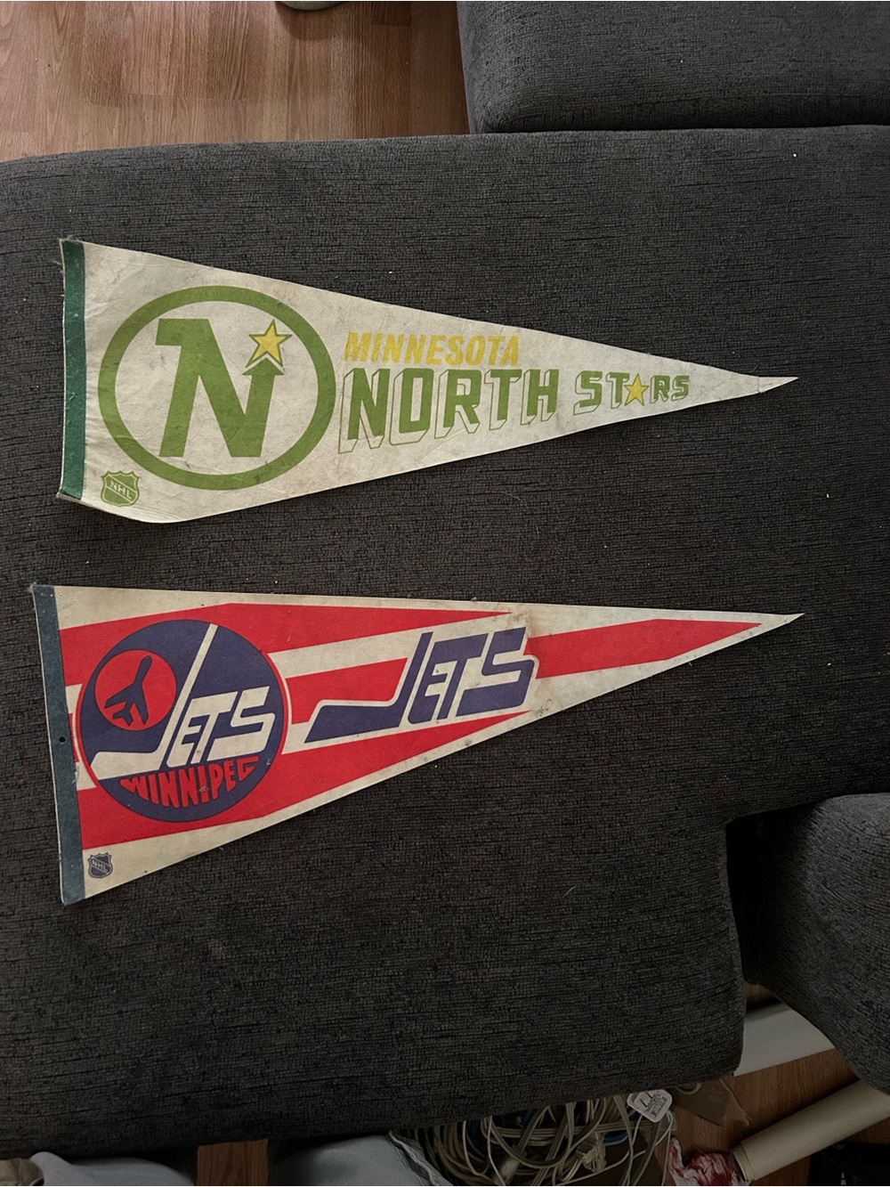 Minnesota North Stars Green Hockey Pennant - Vintage Team Banner Winnipeg Jets